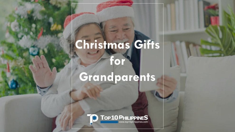 Filipino gift ideas for your lolo and lola. Grandparents talking over an ipad